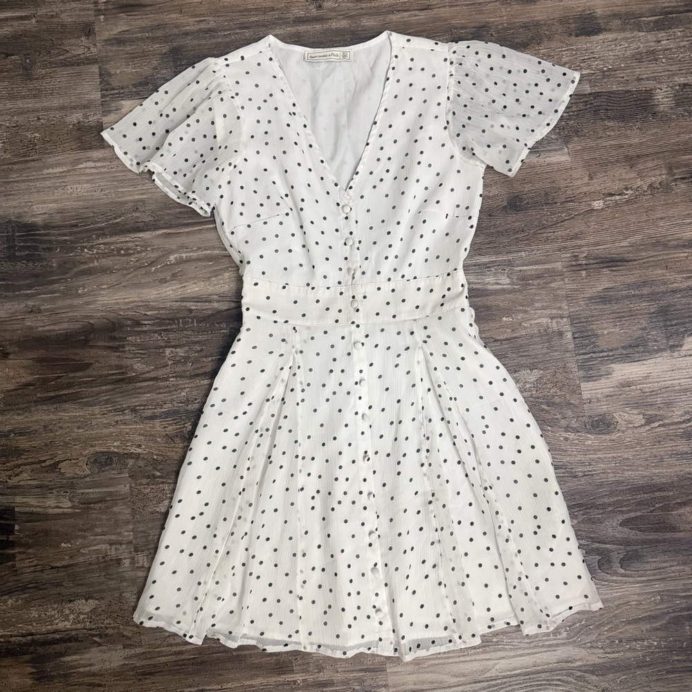 Abercrombie & Fitch Women’s White Polka Dot Flutter Sleeve V-Neck Mini Dress